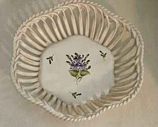 OPEN LACE CERAMIC BASKET