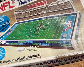 VINTAGE 60s/70s TUDOR NFL NATIONAL CONFERENCE ELECTRIC FOOTBALL GAME