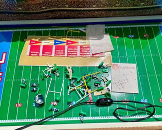 VINTAGE 60s/70s TUDOR NFL NATIONAL CONFERENCE ELECTRIC FOOTBALL GAME