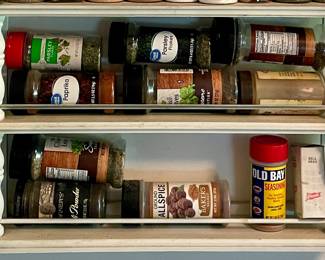 WALL SPICE RACK