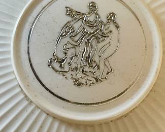 VINTAGE/ANTIQUE NINA RICCI DUSTING POWDER