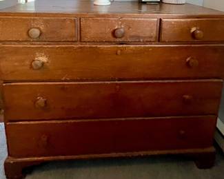 ANTIQUE 5-DRAWER DRESSER