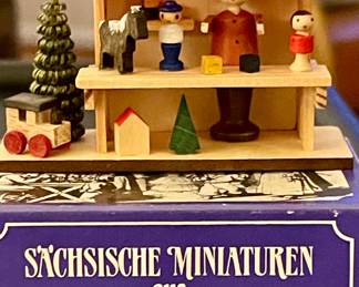 MINIATURE TOY SHOP DIORAM "SACHSISCHE MINIATUREN" (SAXON MINIATURES) SERIES, DRESDEN GERMANY