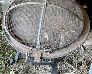 FIRE PIT WITH CUSTOM-MADE RAIN COVER/LID
