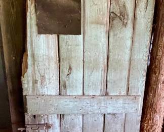 CHIPPY BARN DOOR