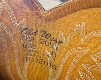VINTAGE OLD WEST BOOTS