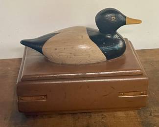 VINTAGE CERAMIC CIGARETTE BOX