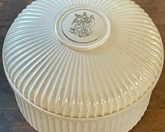 VINTAGE/ANTIQUE NINA RICCI DUSTING POWDER