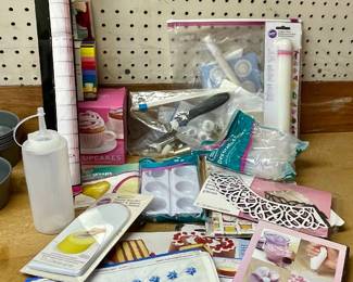 CAKE DECORATING LOT