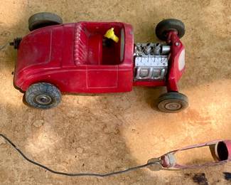 VINTAGE 50'S SAUNDERS FRICTION-POWERED HOT ROD TOY