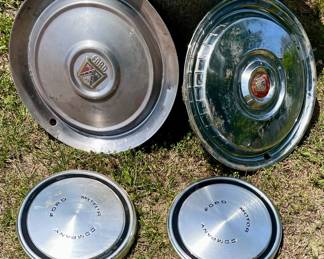 VINTAGE FORD HUBCAPS