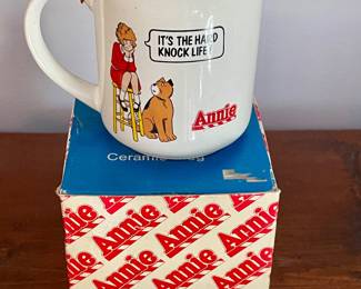 VINTAGE ANNIE MUG