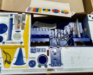 VINTAGE SCIENCE FAIR PHYSICS KIT