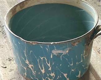 GRANITE WARE POT