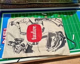 VINTAGE 60s/70s TUDOR NFL NATIONAL CONFERENCE ELECTRIC FOOTBALL GAME