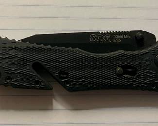 SOG LOCKING BLADE POCKET KNIFE