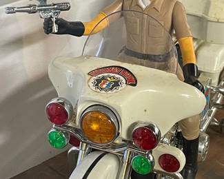 VINTAGE 1/6 SCALE MOTOR CYCLE POLICE JUMBO CYCLE