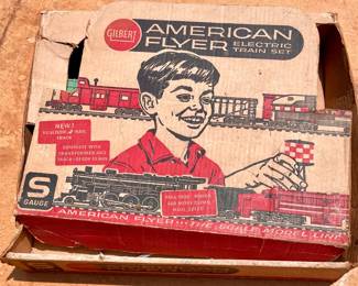 VINTAGE 1961 A.C. GILBERT AMERICAN FLYER ELECTRIC TRAIN "BULLET" SET BOX WITH 4-CARS AND CONTROLLER