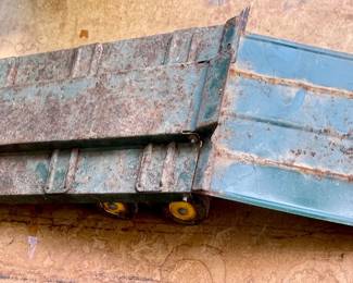 VINTAGE 50s PRESSED STEEL NYLINT TOURNAHAULER LOWBOY TRAILER