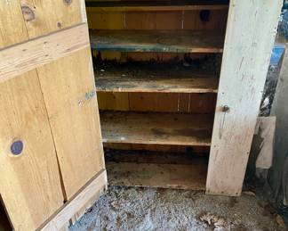 ANTIQUE CHIPPY CABINET