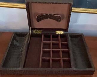 ANTIQUE DRESSER VALET