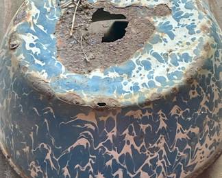 GRANITE WARE POT