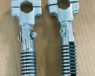 CHROME AND RUBBER MOTORCYCLE HIGHWAY FOOTPEGS WITH MOUNTING CLAMPS