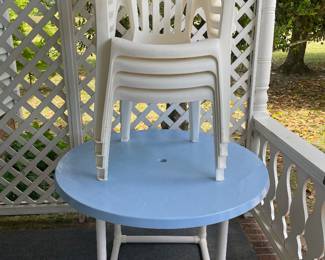 Patio/Pool/Deck Table and 4-Chairs