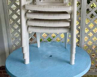 Patio/Pool/Deck Table and 4-Chairs