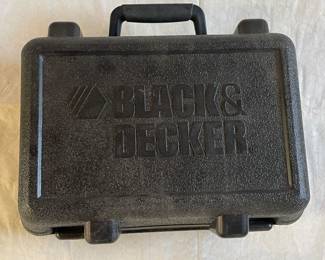 BLACK & DECKER SANDER