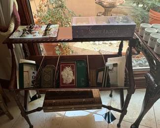 Table/ Magazine holder