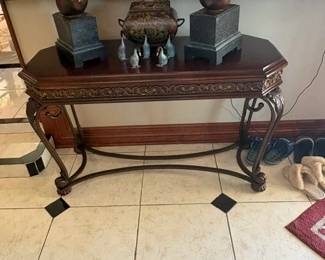 Decorative table