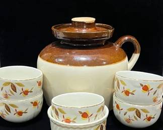 Roseville Lidded Pot