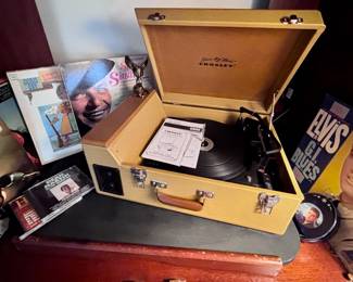 Crosley CR89 Traveler Stack-O-Matic Turntable