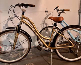 Schwinn Midmoor Women's Champagne 700c Comfort Bike