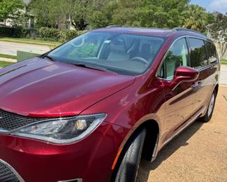 2017 Chrysler Pacifica *See Details Section for more Information*