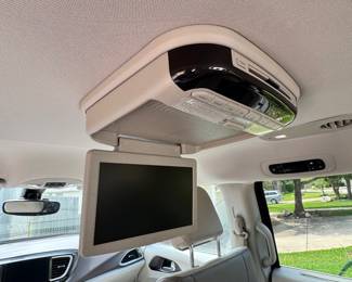 2017 Chrysler Pacifica *See Details Section for more Information*