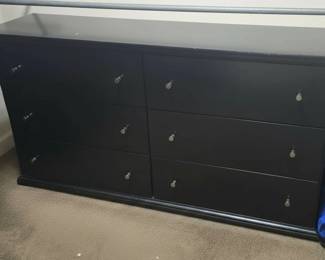 Black Drawer Dresser with Silver Knobs
