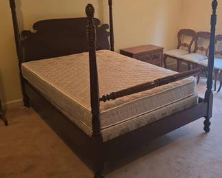 Antique Mahogany Pineapple Post Bed Frame