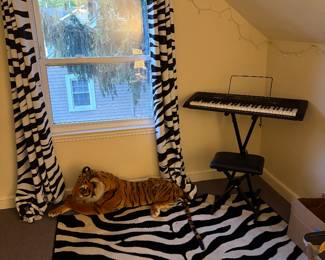 Keyboard. Stuffed lion 