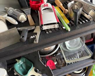 Kitchen items and bakeware