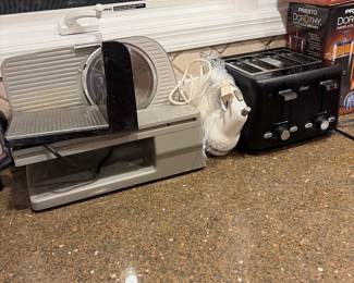 Professional meat slicer 