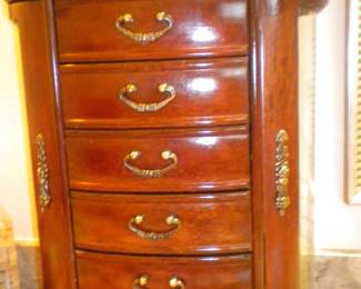 Jewelry box