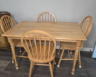Dining Room Table and Chairs