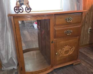 Vintage Lighted Dresser Table