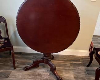 Chippendale Style Mahogany Pie Crust Tilt-Top Table