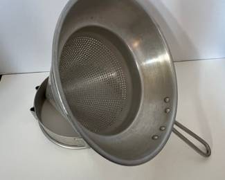 Vintage Wear-Ever Aluminum Colander