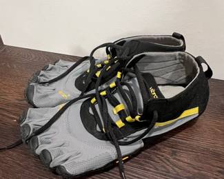 Vibram FiveFingers V-Trek Running Shoes