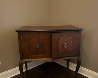 Queen Anne Style Mahogany Sideboard
