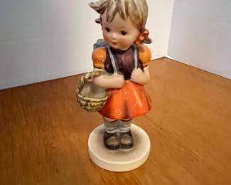 Hummel "School Girl" Figurine #81/0